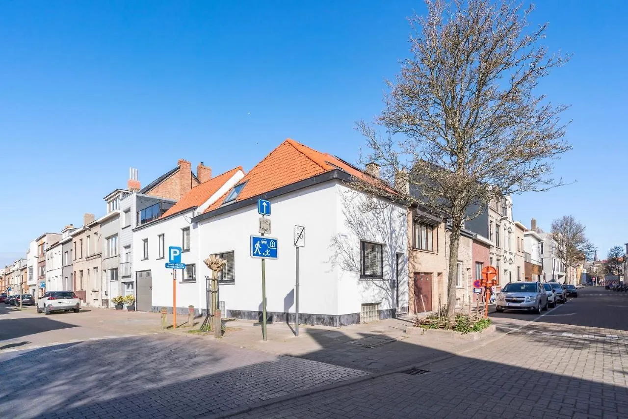 Sersea - Spacious Holiday House In Ostend With Garage Belgium