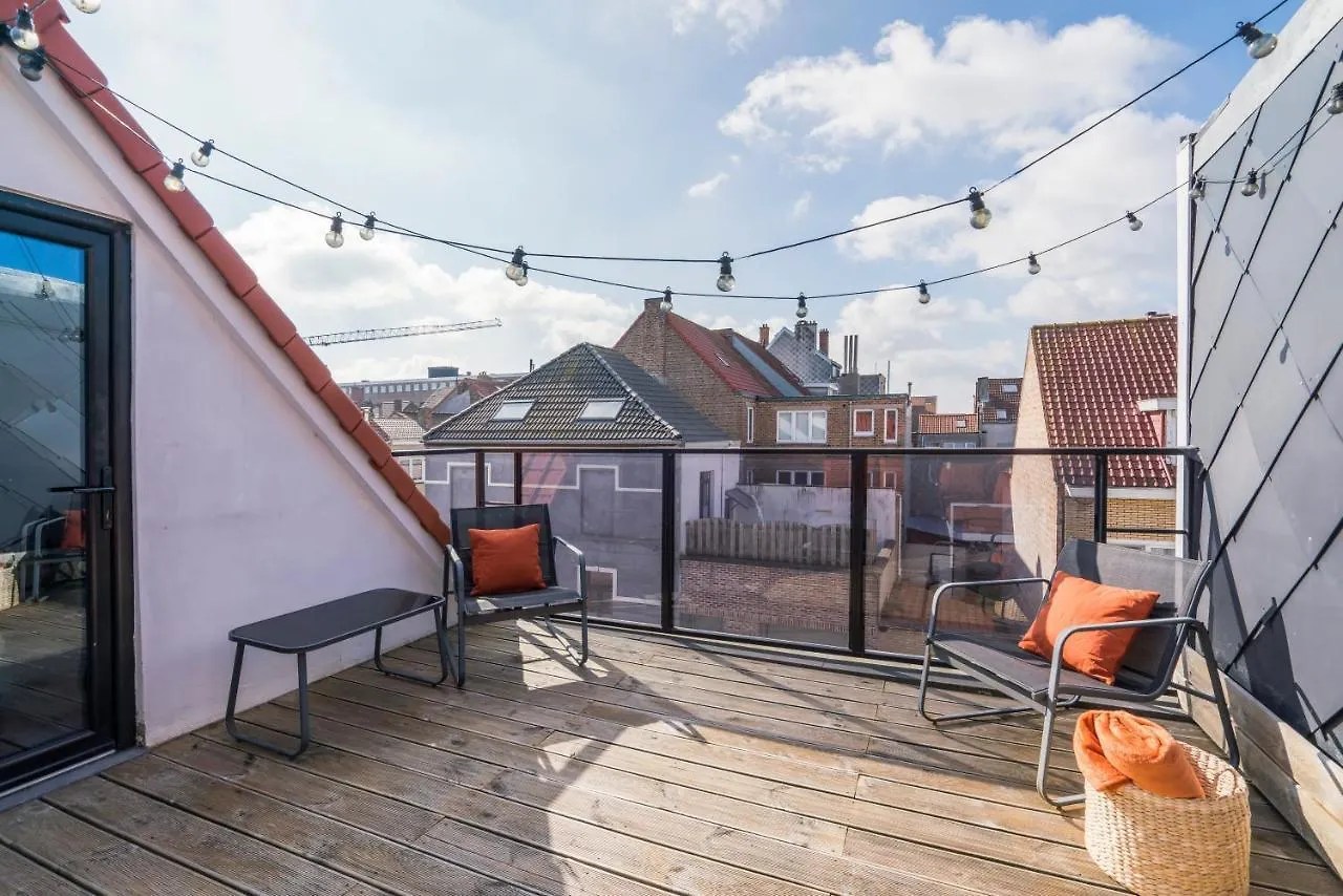 Sersea - Spacious Holiday House In Ostend With Garage